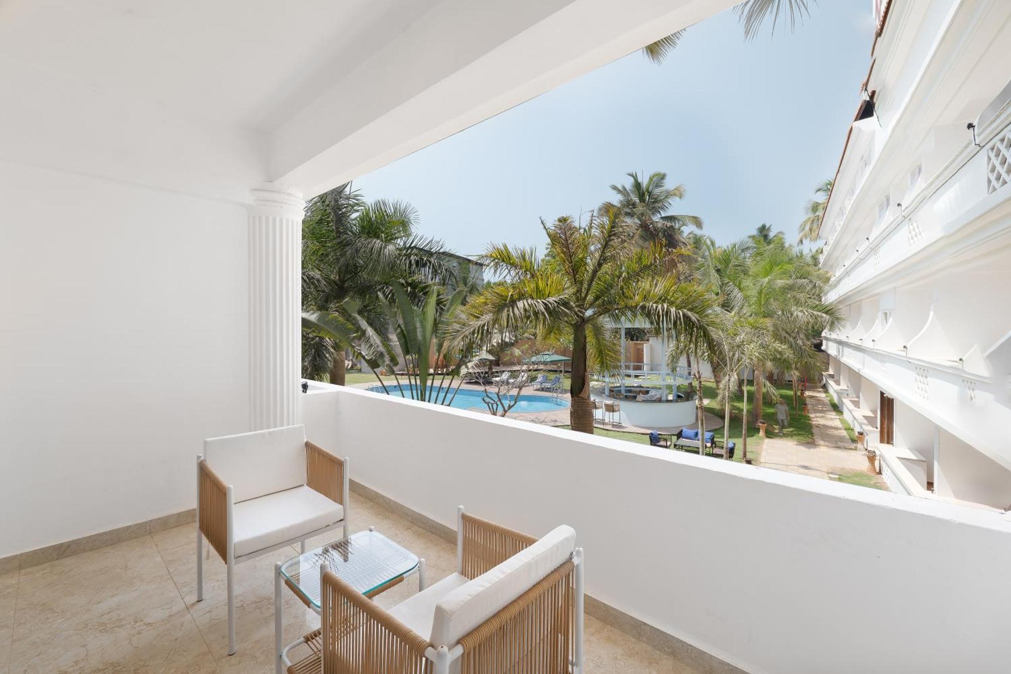 White Wharf Beach Resort Morjim Goa Екстериор снимка