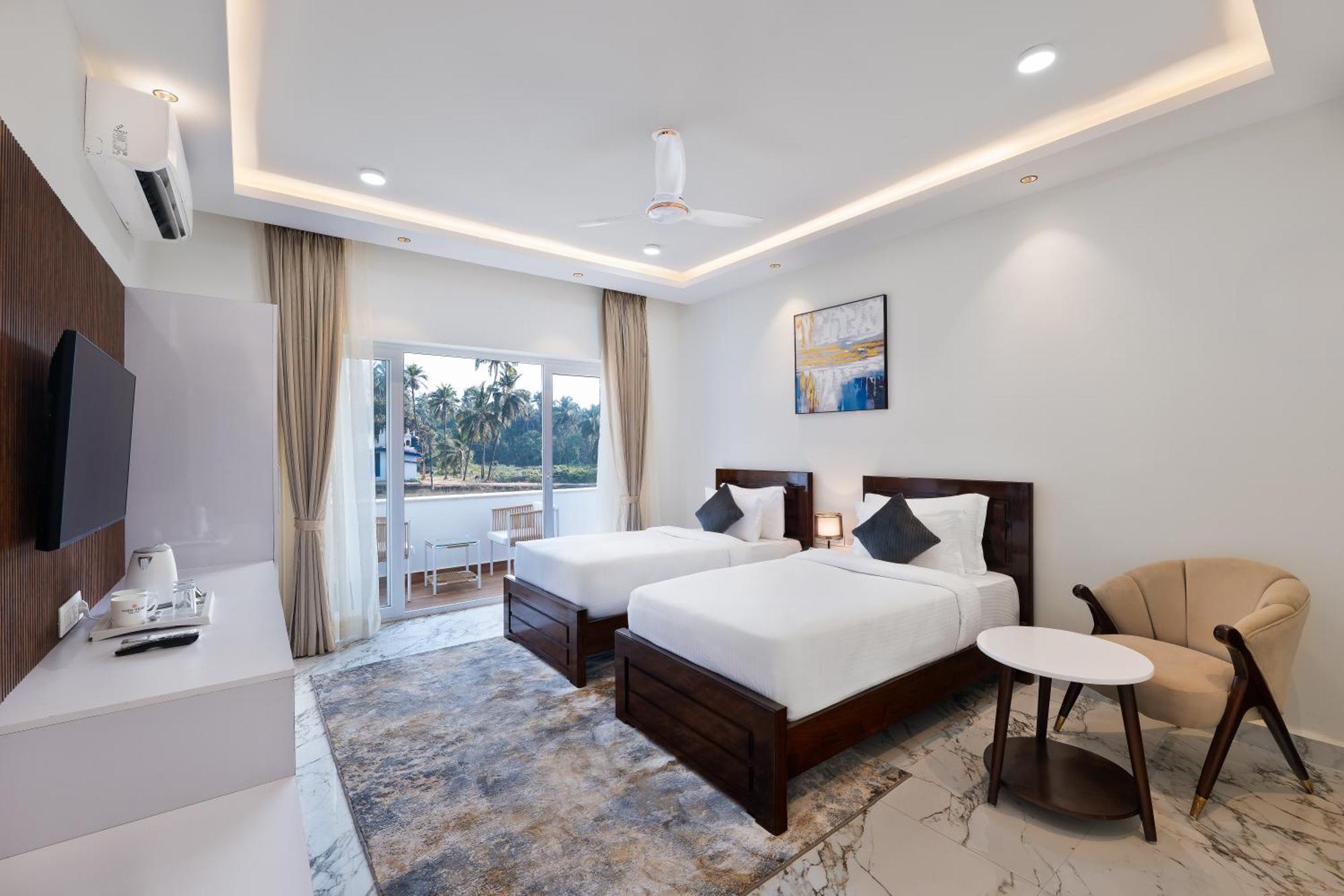 White Wharf Beach Resort Morjim Goa Екстериор снимка