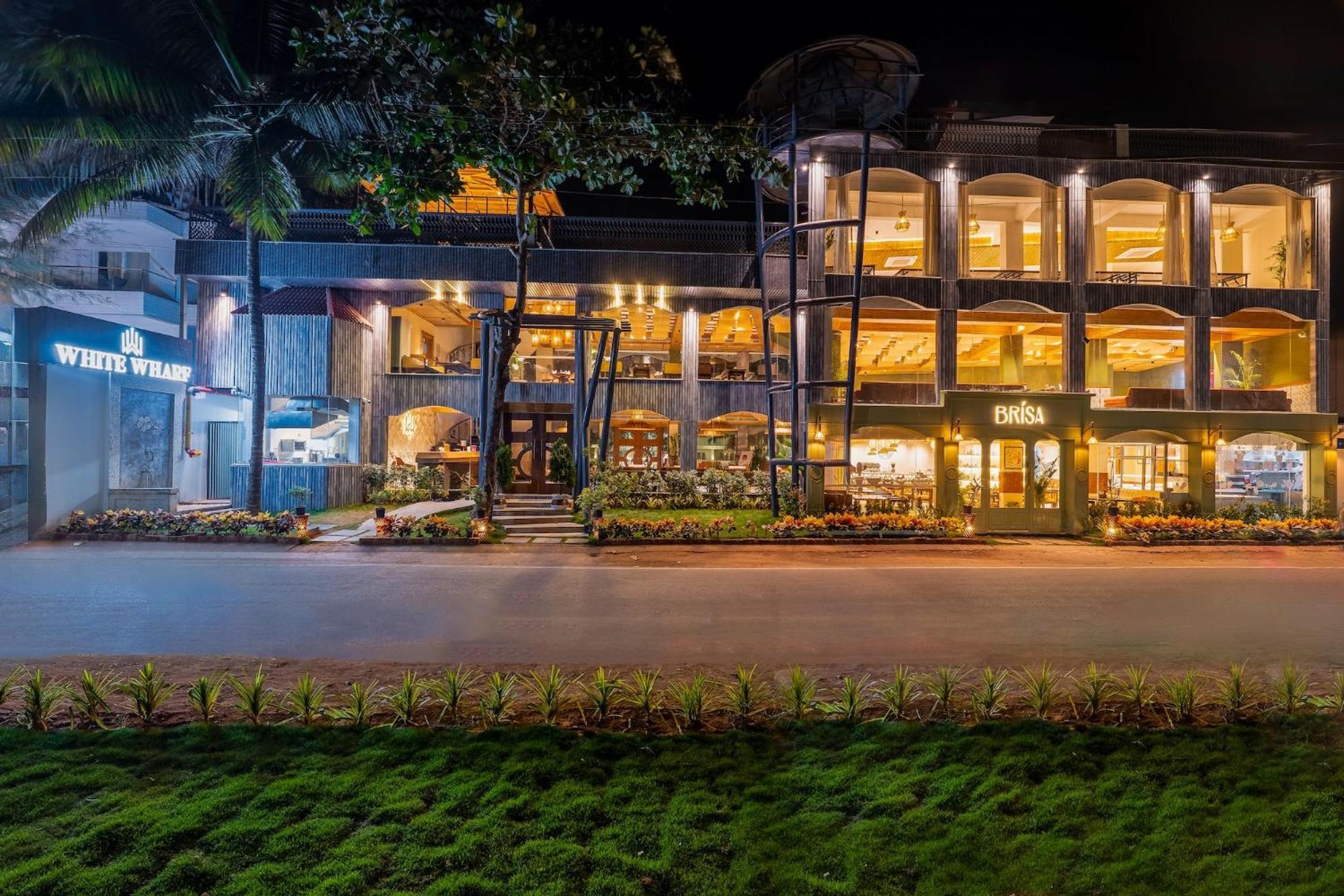 White Wharf Beach Resort Morjim Goa Екстериор снимка
